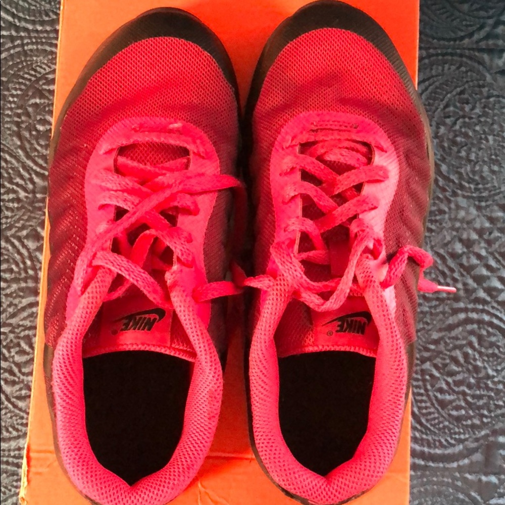 Used Nike Air Max 3Y black and pink